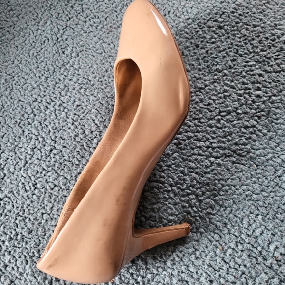 Neutral heels Size 11 - Picture 4 of 8